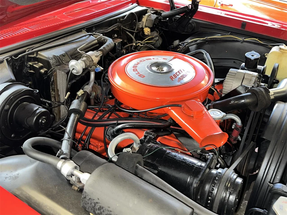 1965 Oldsmobile 98 - Image 28 of 29