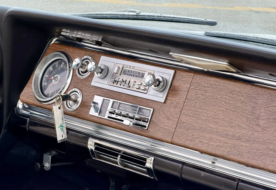1965 Oldsmobile 98 - Image 20 of 25
