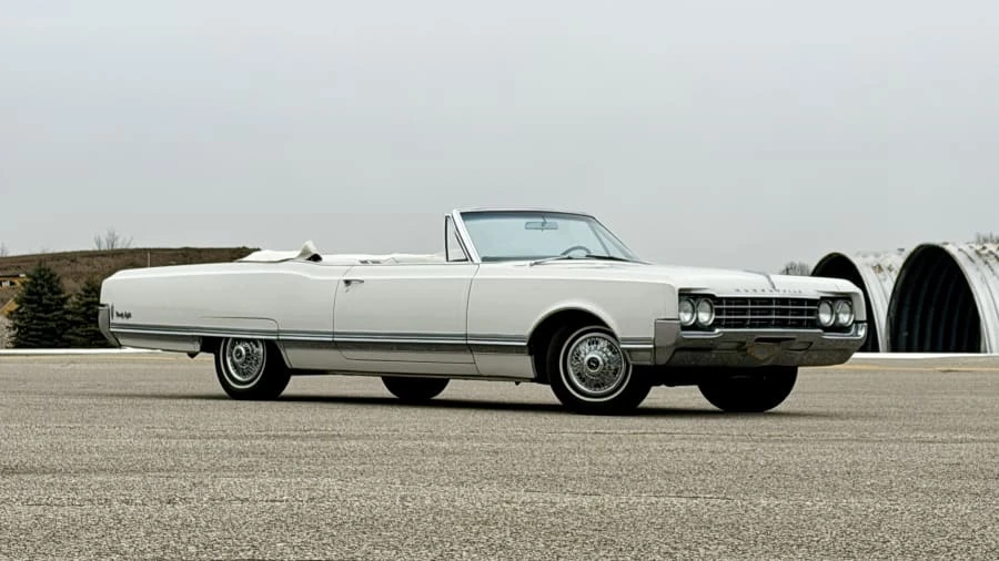 1965 Oldsmobile 98 - Image 7 of 25