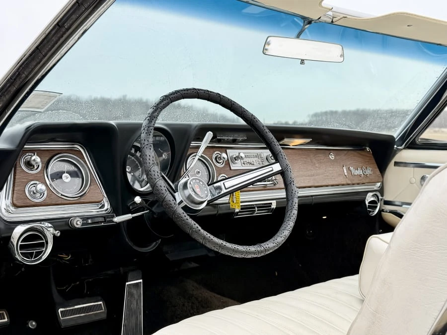1965 Oldsmobile 98 - Image 15 of 25