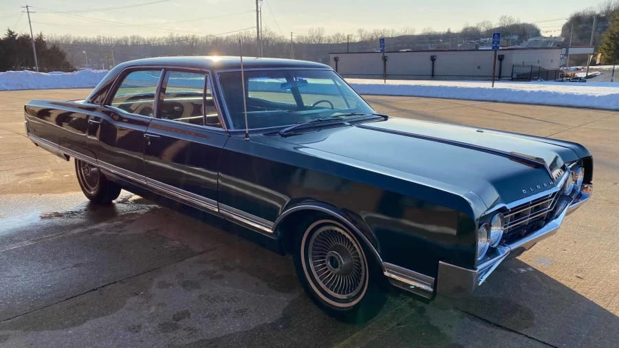 1965 Oldsmobile 98 - Image 14 of 19