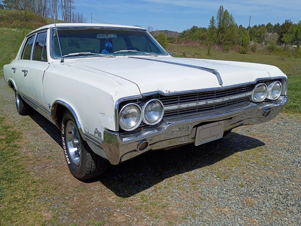1965 Oldsmobile F-85 & Jetfire - Image 4 of 18