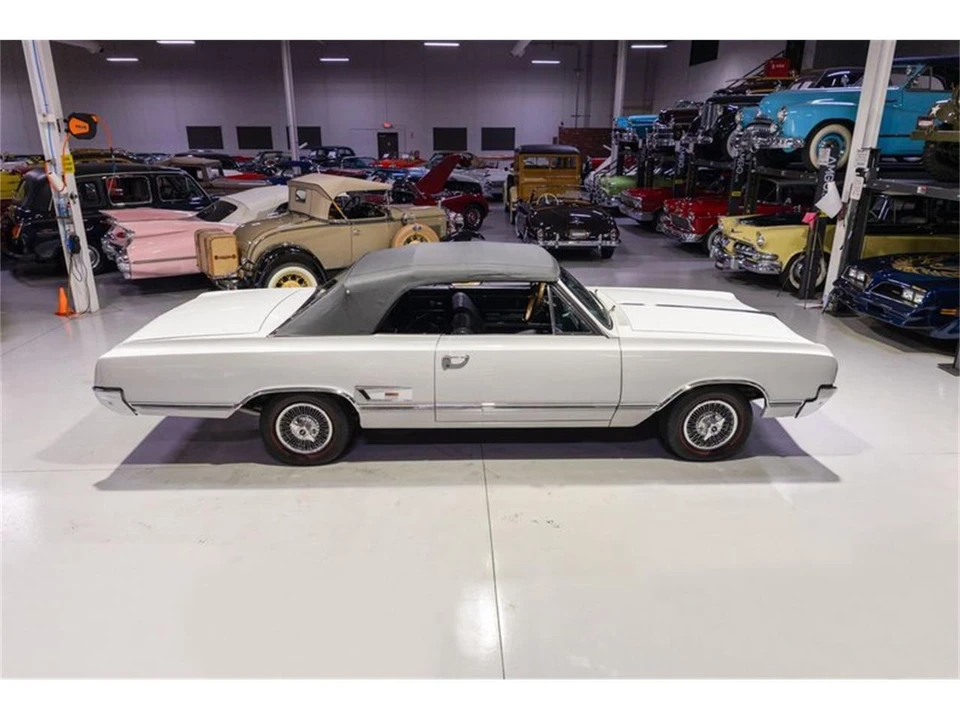 1965 Oldsmobile Cutlass 2nd Gen - Image 16 of 31