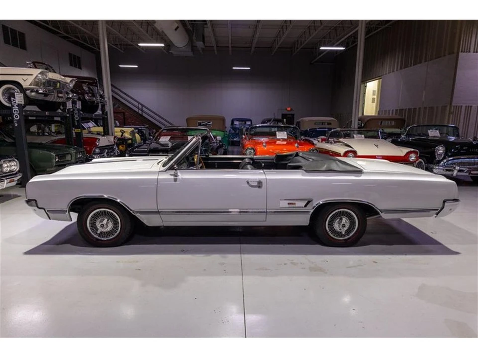 1965 Oldsmobile Cutlass 2nd Gen - Image 28 of 31