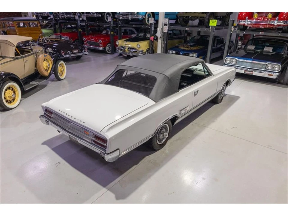 1965 Oldsmobile Cutlass 2nd Gen - Image 17 of 31