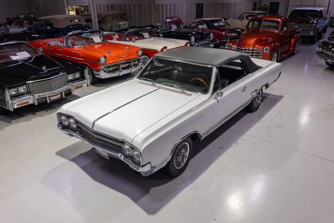 1965 Oldsmobile Cutlass 2nd Gen - Image 14 of 31