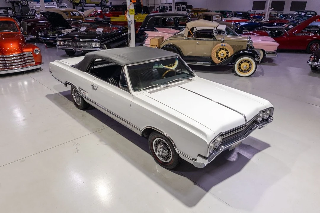 1965 Oldsmobile Cutlass 2nd Gen - Image 16 of 31