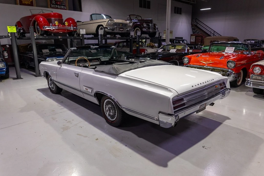 1965 Oldsmobile Cutlass 2nd Gen - Image 28 of 31