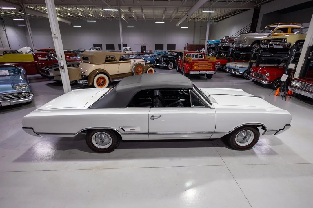 1965 Oldsmobile Cutlass 2nd Gen - Image 16 of 21
