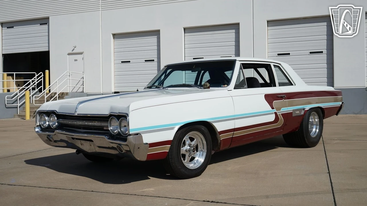 1965 Oldsmobile 442 1st Gen - Image 4 of 12