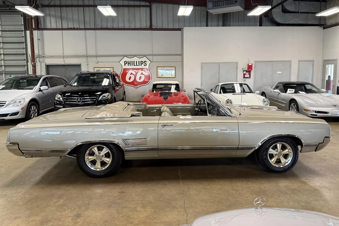 1965 Oldsmobile Cutlass 2nd Gen - Image 30 of 31