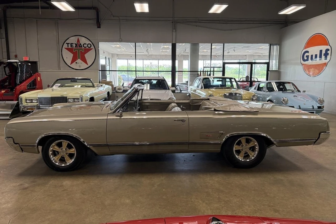 1965 Oldsmobile Cutlass 2nd Gen - Image 21 of 31