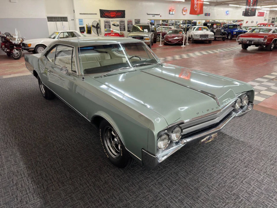 1965 Oldsmobile 88 - Image 29 of 31