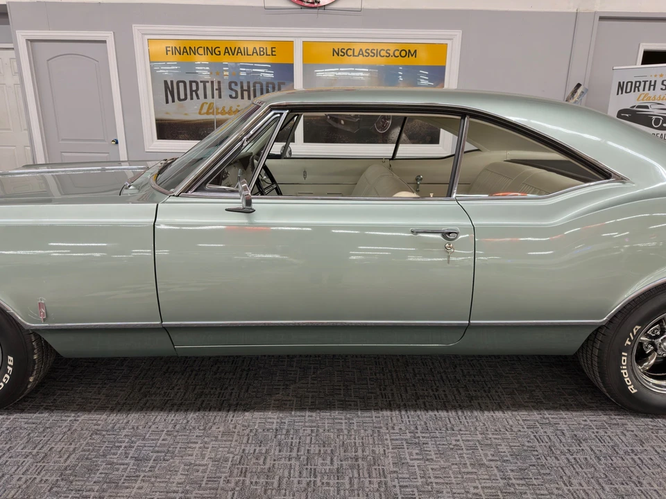 1965 Oldsmobile 88 - Image 11 of 31