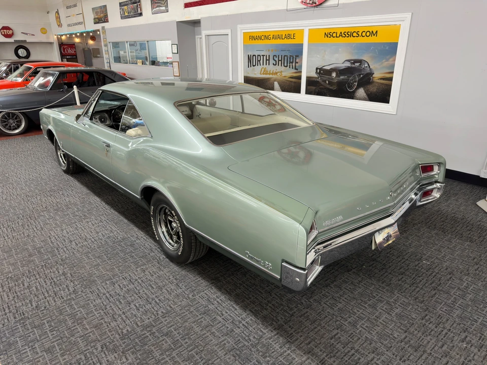 1965 Oldsmobile 88 - Image 17 of 31
