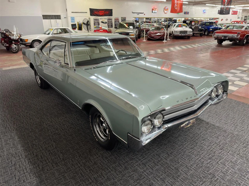 1965 Oldsmobile 88 - Image 14 of 31