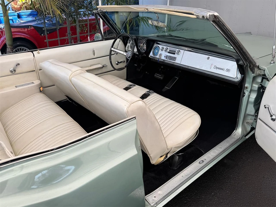1965 Oldsmobile 88 - Image 28 of 31