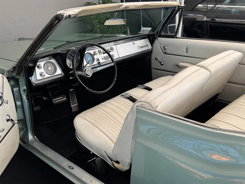 1965 Oldsmobile 88 - Image 24 of 31