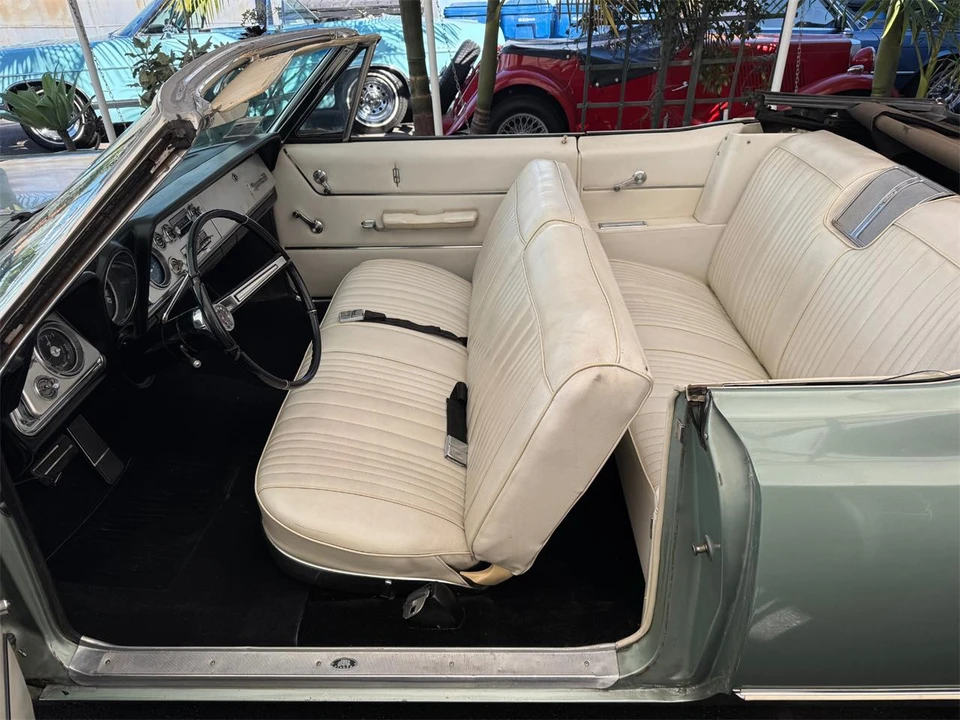 1965 Oldsmobile 88 - Image 14 of 31