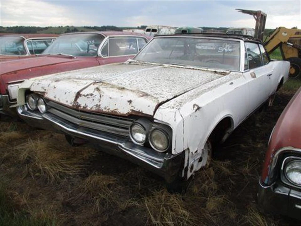 1965 Oldsmobile 88 - Image 10 of 12