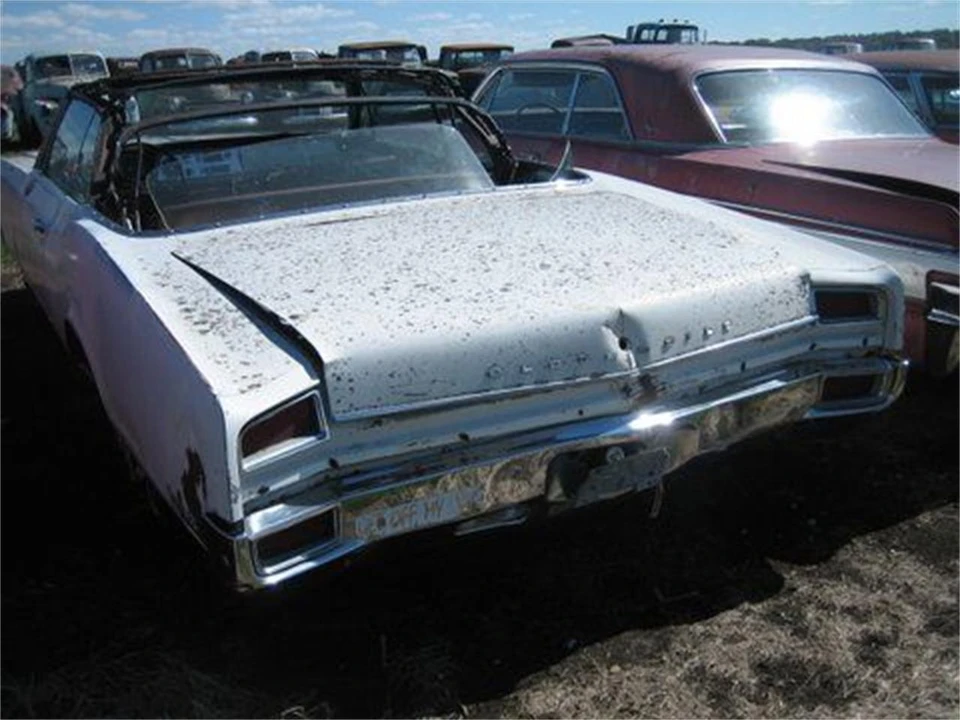 1965 Oldsmobile 88 - Image 11 of 12