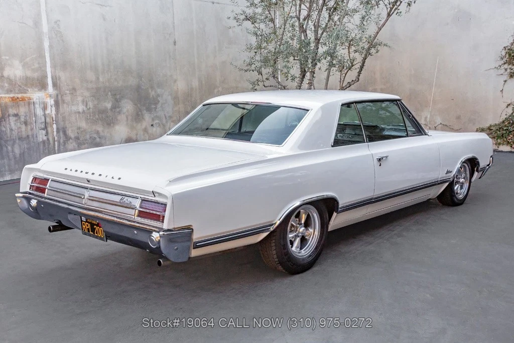 1965 Oldsmobile F-85 & Jetfire - Image 5 of 12