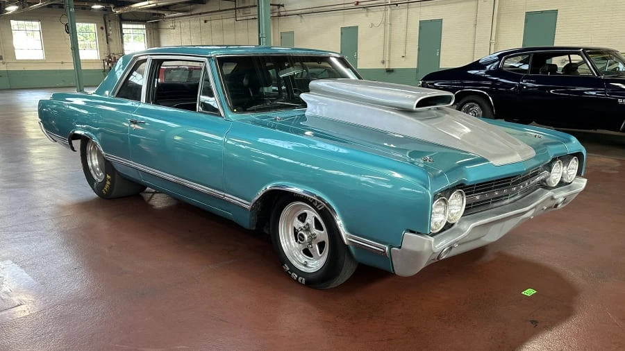 1965 Oldsmobile F-85 & Jetfire - Image 4 of 5