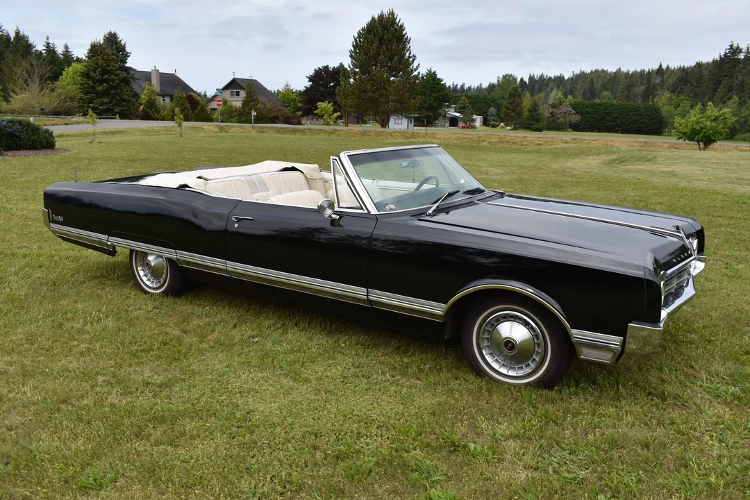1965 Oldsmobile 98 - Image 23 of 31