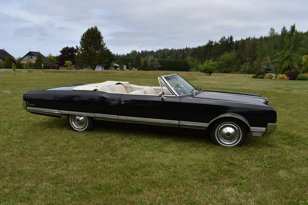 1965 Oldsmobile 98 - Image 22 of 31