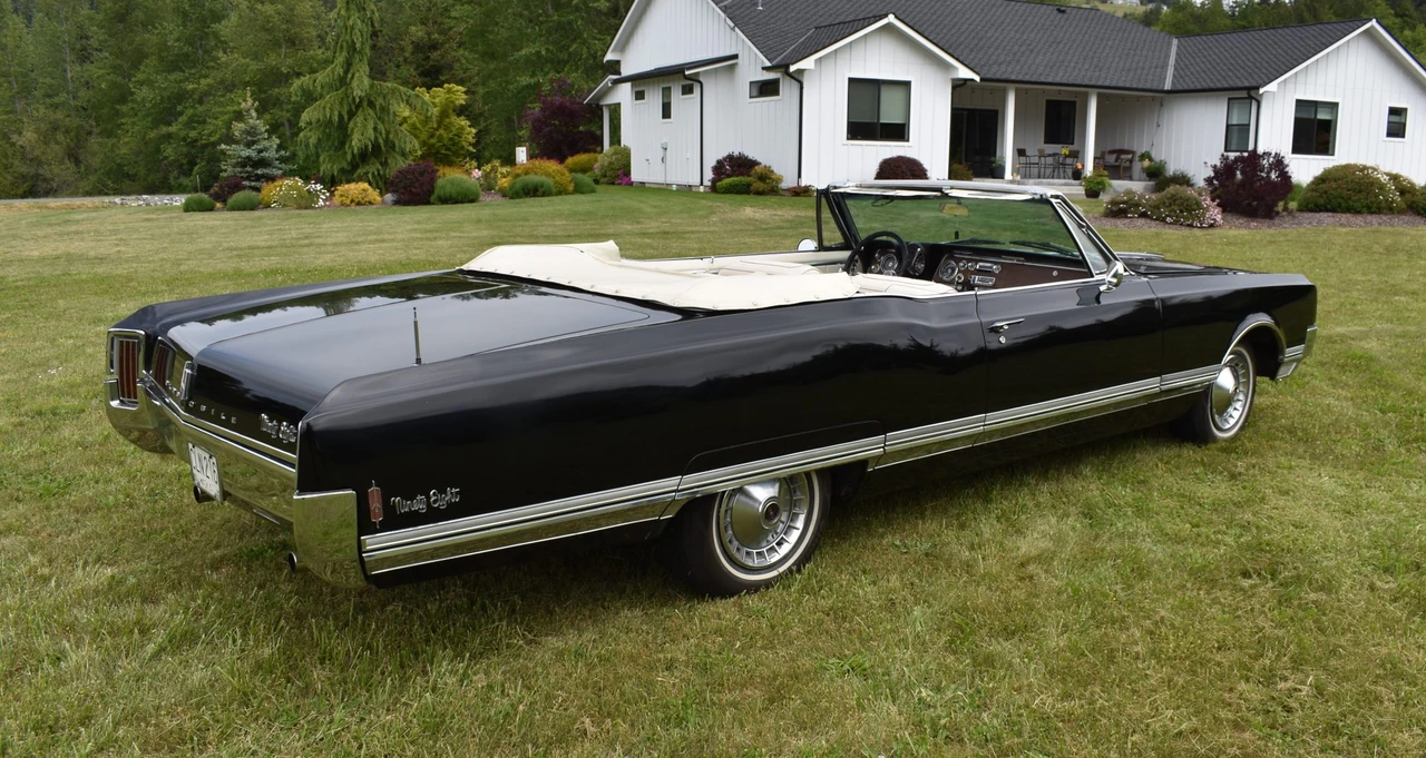 1965 Oldsmobile 98 - Image 20 of 31