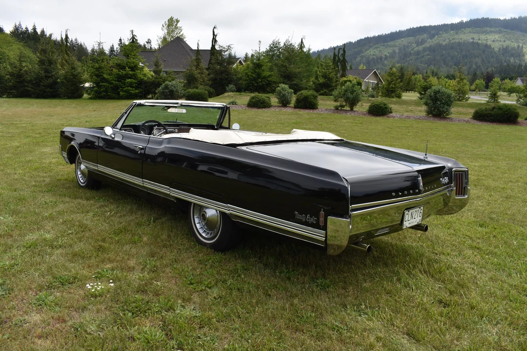 1965 Oldsmobile 98 - Image 18 of 31