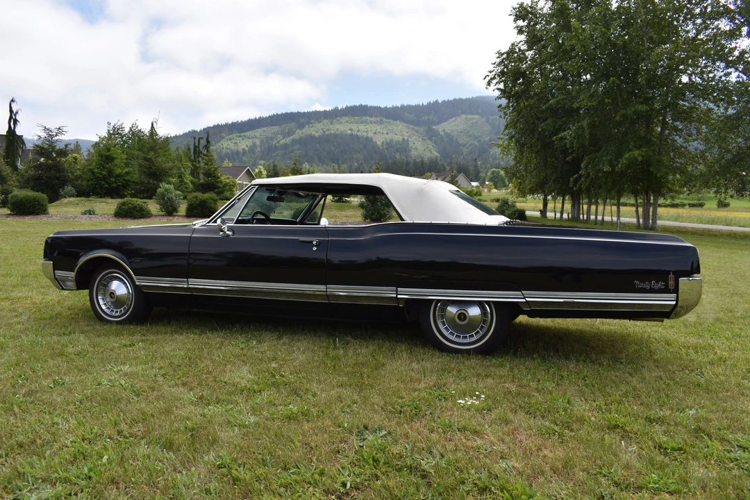 1965 Oldsmobile 98 - Image 3 of 31
