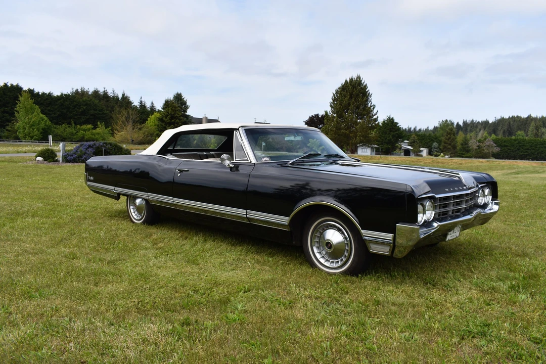 1965 Oldsmobile 98 - Image 13 of 31