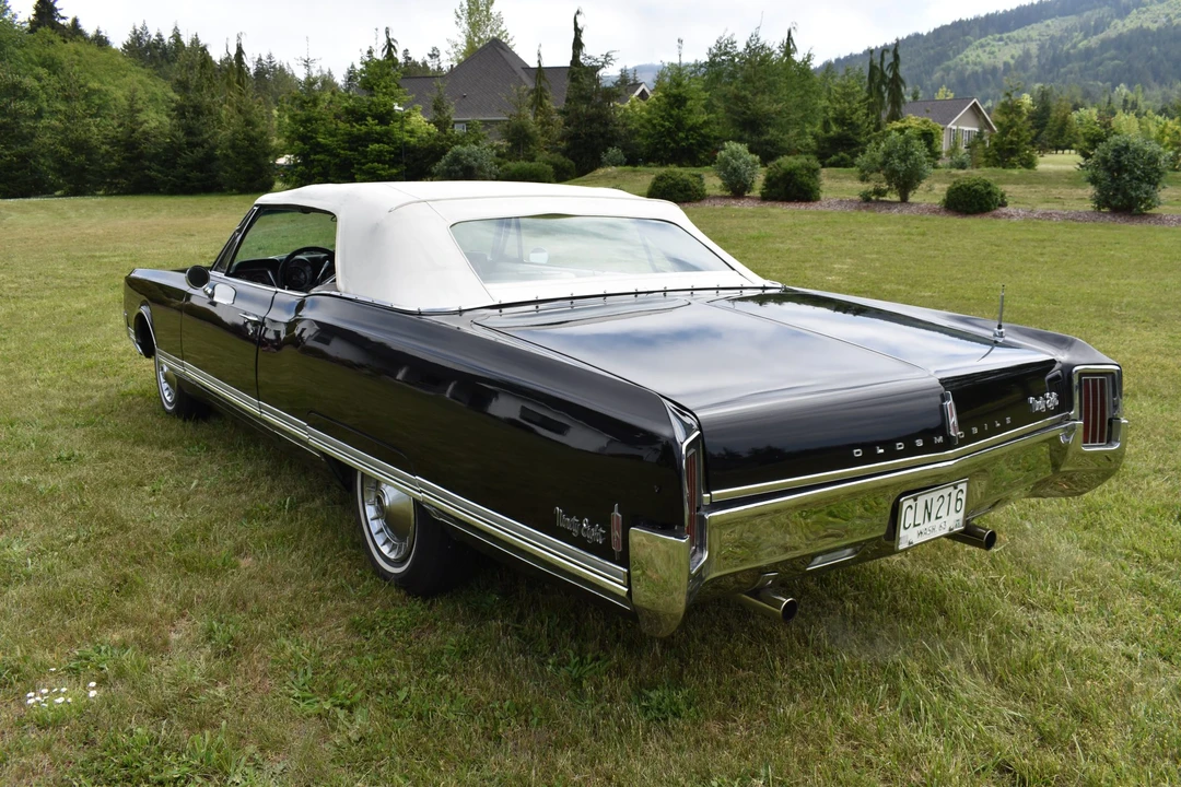 1965 Oldsmobile 98 - Image 7 of 31
