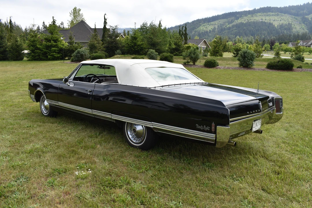 1965 Oldsmobile 98 - Image 6 of 31
