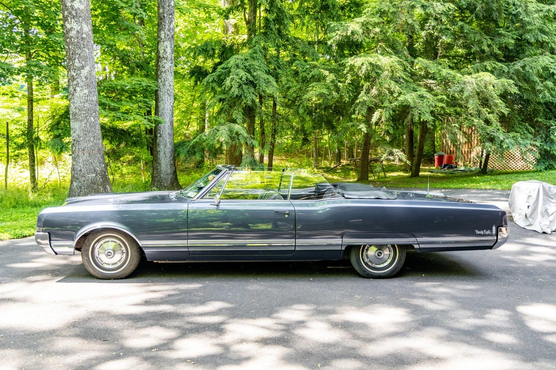 1965 Oldsmobile 98 - Image 2 of 31