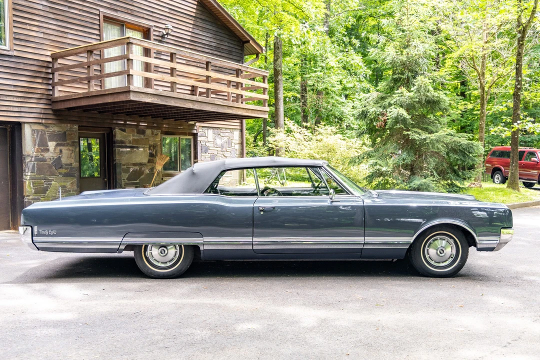 1965 Oldsmobile 98 - Image 14 of 31
