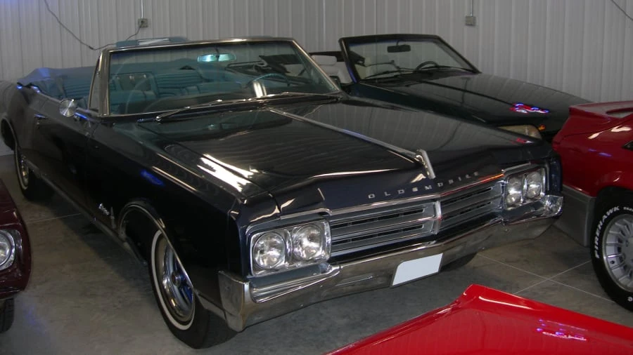 1965 Oldsmobile Starfire - Image 5 of 10
