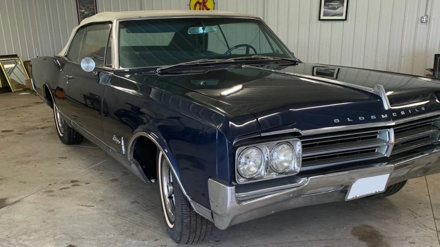 1965 Oldsmobile Starfire - Image 7 of 10