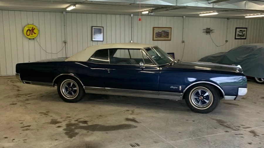 1965 Oldsmobile Starfire - Image 3 of 10