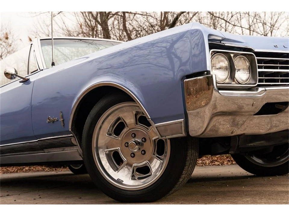 1965 Oldsmobile Starfire - Image 27 of 31