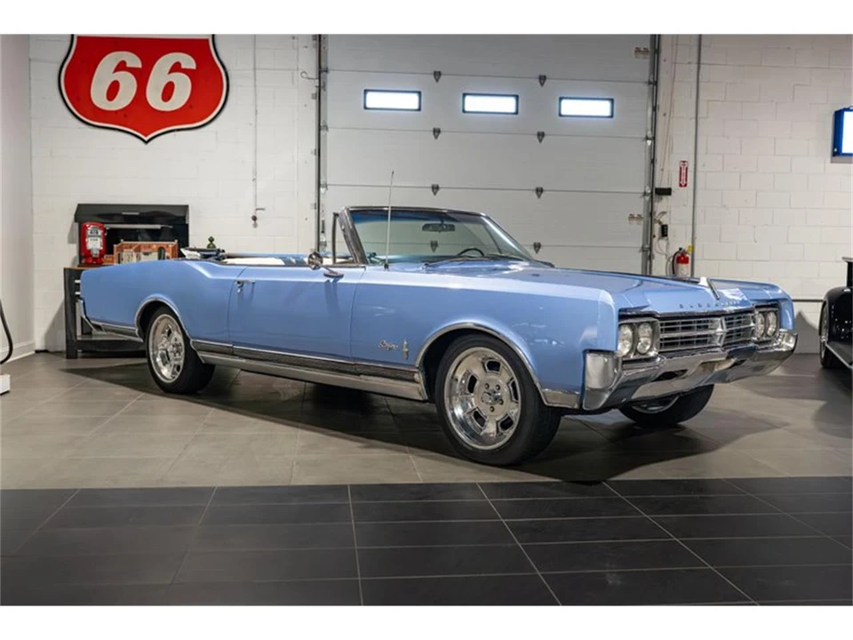 1965 Oldsmobile Starfire - Image 10 of 31