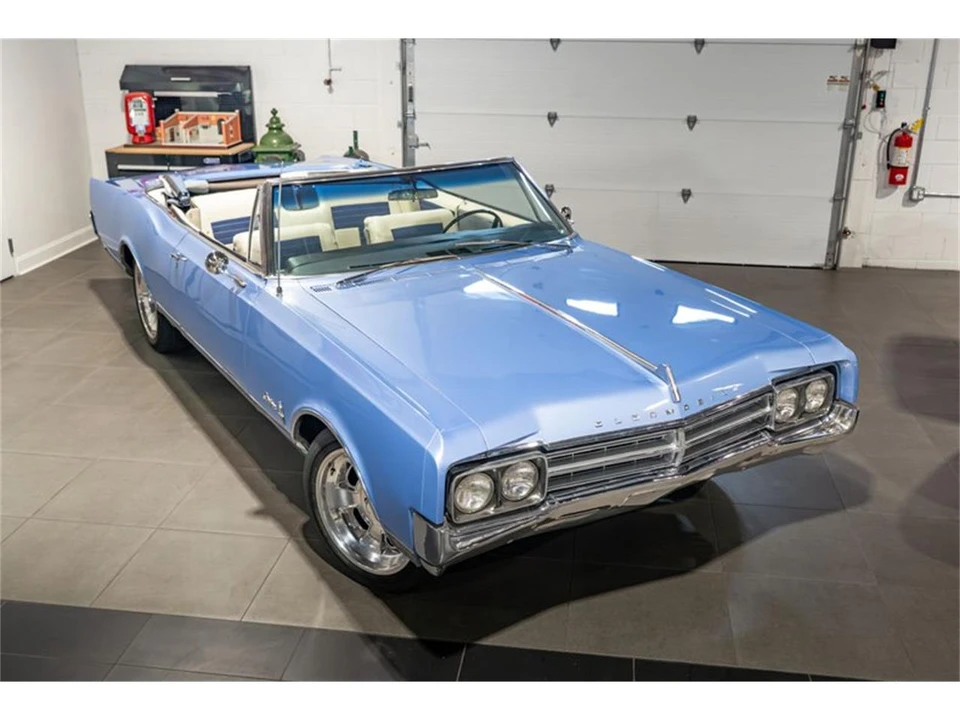 1965 Oldsmobile Starfire - Image 16 of 31