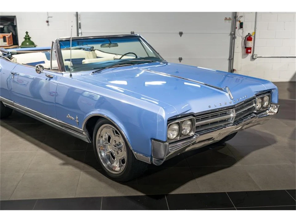 1965 Oldsmobile Starfire - Image 14 of 31