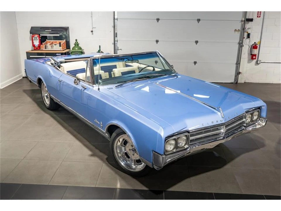 1965 Oldsmobile Starfire - Image 8 of 31