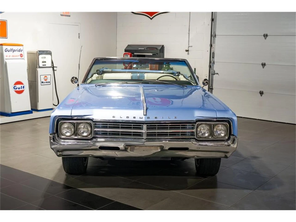 1965 Oldsmobile Starfire - Image 12 of 31