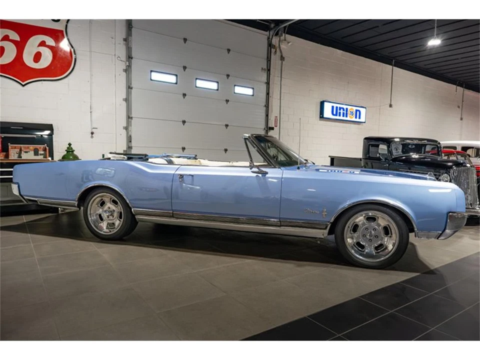 1965 Oldsmobile Starfire - Image 15 of 31