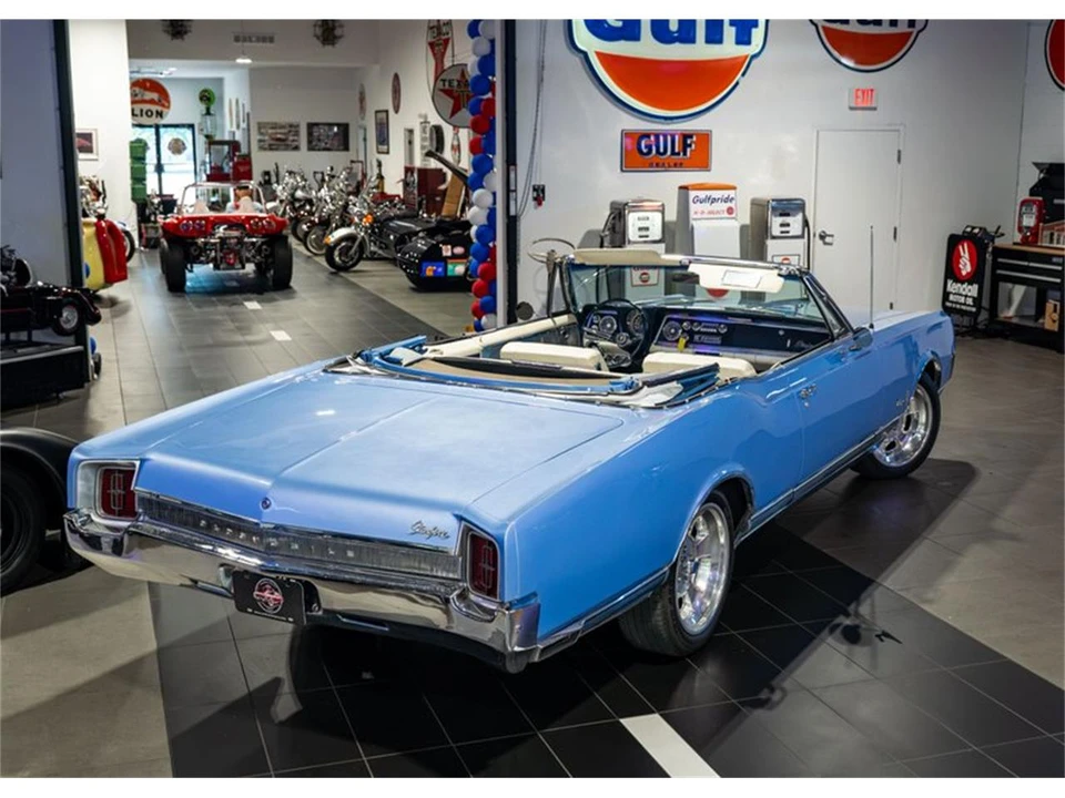 1965 Oldsmobile Starfire - Image 5 of 31