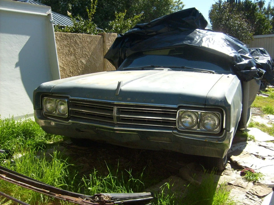 1965 Oldsmobile Starfire - Image 10 of 21