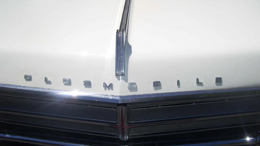 1965 Oldsmobile Starfire - Image 8 of 28